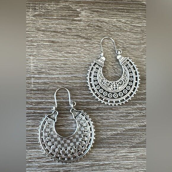 Silver hoop earrings A241 - Picture 3 of 3